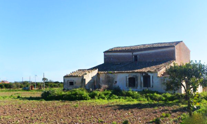 RIF. 581 – CASEGGIATO NOBILIARE DI CAMPAGNA RIF. 581 – CASEGGIATO NOBILIARE DI CAMPAGNA
