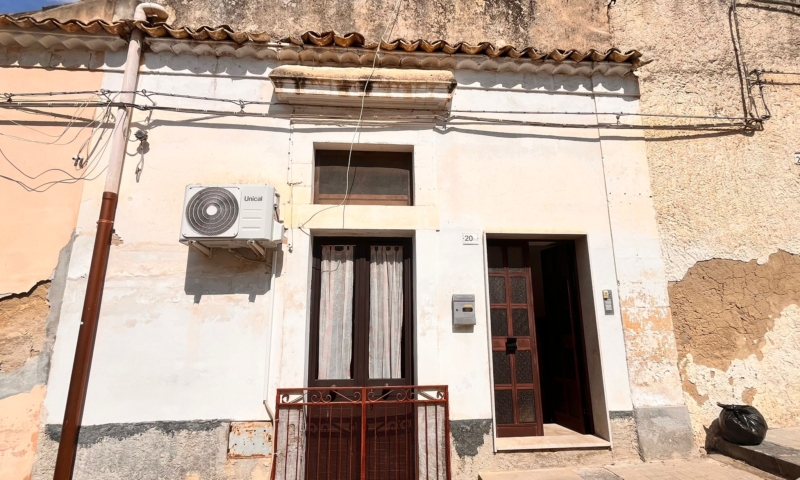 RIF. 671 – CASA NETINA RIF. 671 – CASA NETINA