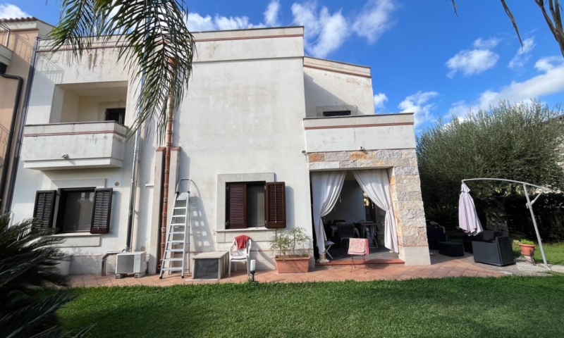 RIF. 675 – LA VILLA DI ANNA RIF. 675 – LA VILLA DI ANNA