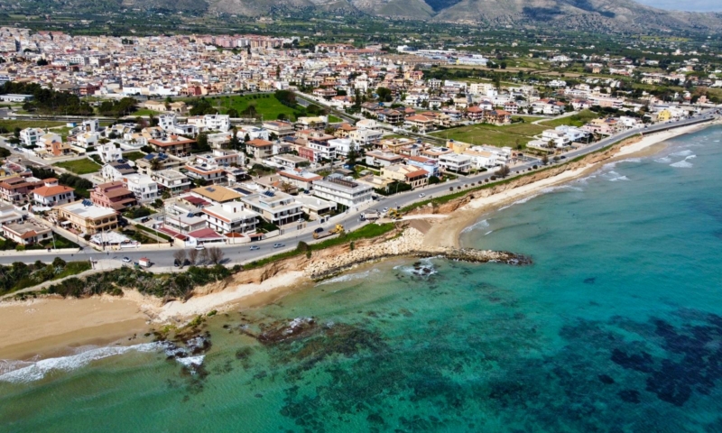 RIF. 689 – IMMOBILE PLURI ABITATIVO FRONTE MARE RIF. 689 – IMMOBILE PLURI ABITATIVO FRONTE MARE