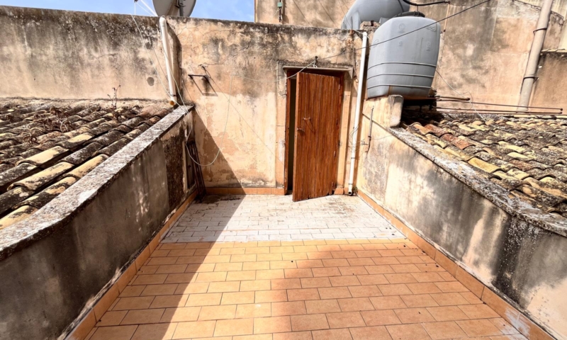 RIF 690 – APPARTAMENTO DELLA PIAZZA UMBERTO I RIF 690 – APPARTAMENTO DELLA PIAZZA UMBERTO I