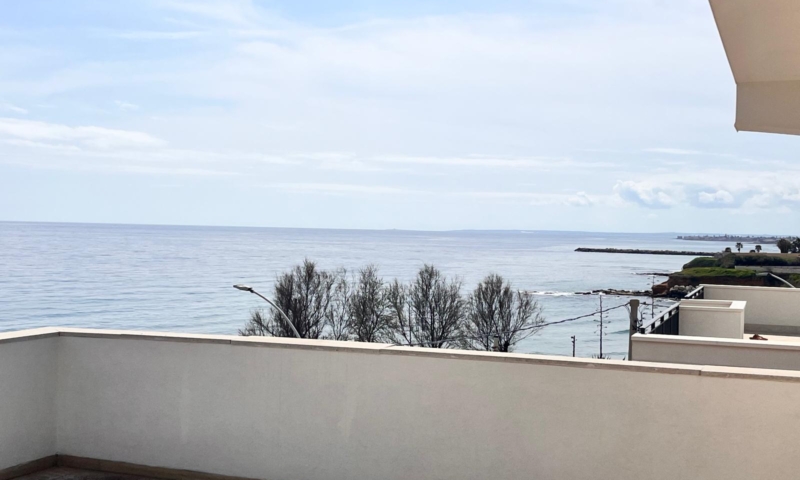 RIF. 689 – IMMOBILE PLURI ABITATIVO FRONTE MARE RIF. 689 – IMMOBILE PLURI ABITATIVO FRONTE MARE