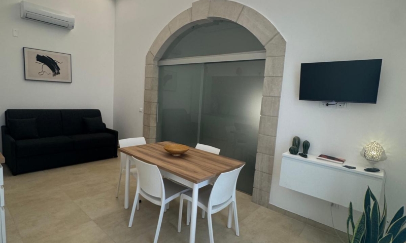 RIF. 695 – PALAZZO ROMA RIF. 695 – PALAZZO ROMA