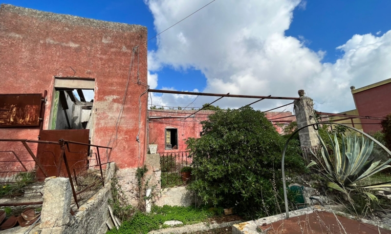 RIF. 694 – RESIDENZA LE DALIE RIF. 694 – RESIDENZA LE DALIE