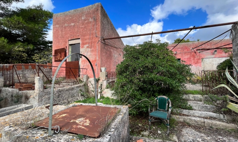 RIF. 694 – RESIDENZA LE DALIE RIF. 694 – RESIDENZA LE DALIE