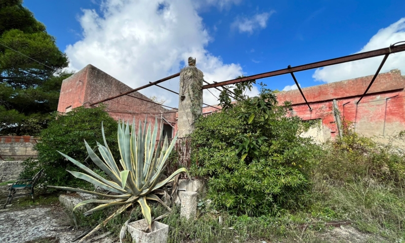 RIF. 694 – RESIDENZA LE DALIE RIF. 694 – RESIDENZA LE DALIE