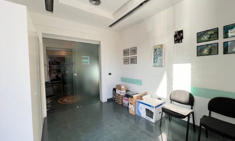 RIF. 695 – PALAZZO ROMA RIF. 695 – PALAZZO ROMA