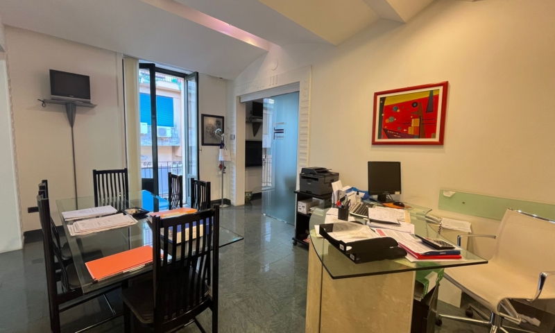 RIF. 695 – PALAZZO ROMA RIF. 695 – PALAZZO ROMA
