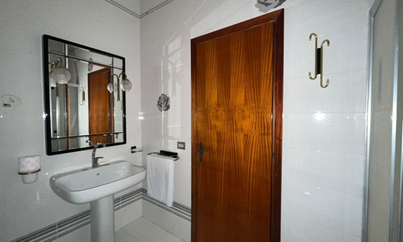 RIF. 696 – APPARTAMENTO DEL VIALE LIDO RIF. 696 – APPARTAMENTO DEL VIALE LIDO