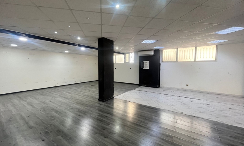 RIF. 697 – LOCALE COMMERCIALE RIF. 697 – LOCALE COMMERCIALE