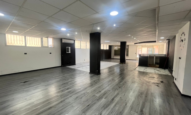 RIF. 697 – LOCALE COMMERCIALE RIF. 697 – LOCALE COMMERCIALE