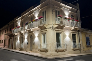 RIF. 695 – PALAZZO ROMA RIF. 695 – PALAZZO ROMA