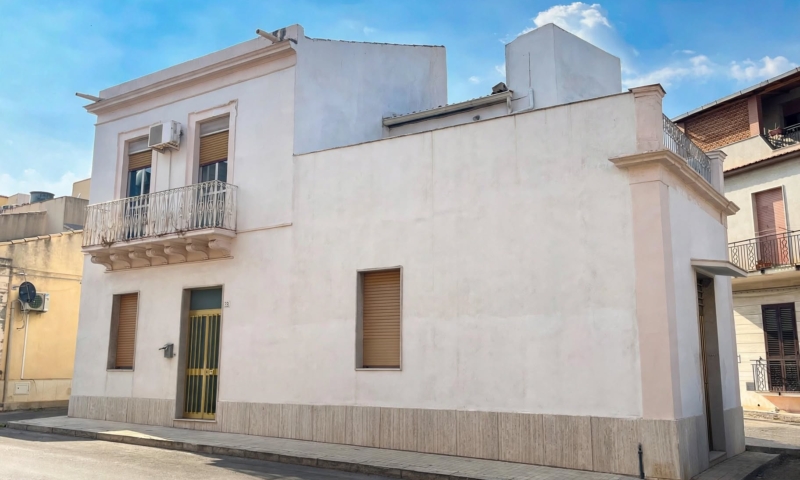 RIF. 700 – RESIDENZA COLOMBO RIF. 700 – RESIDENZA COLOMBO