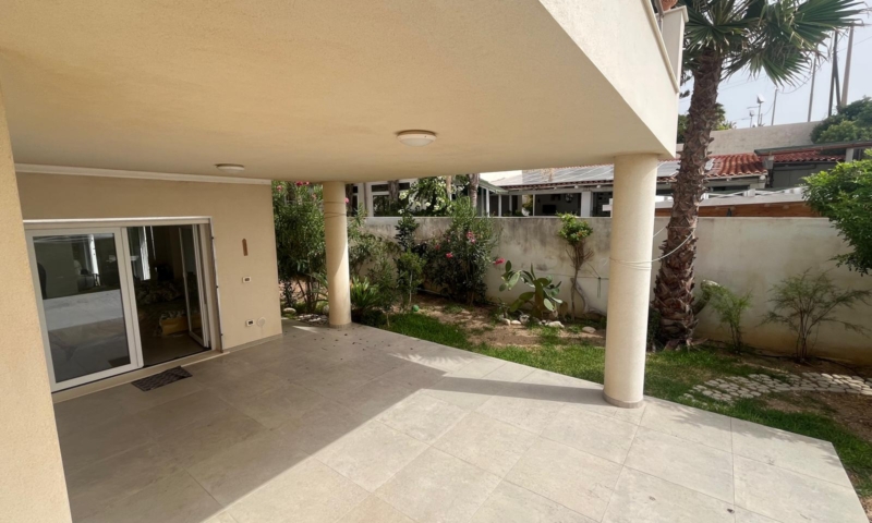 RIF. 702 – VILLA FRONTE MARE CON ACCESSO DIRETTO AL MARE RIF. 702 – VILLA FRONTE MARE CON ACCESSO DIRETTO AL MARE