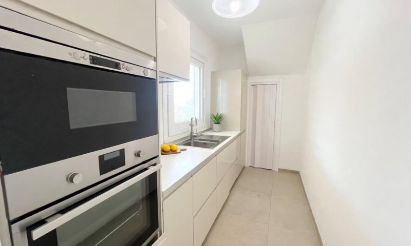 RIF. 702 – VILLA FRONTE MARE CON ACCESSO DIRETTO AL MARE RIF. 702 – VILLA FRONTE MARE CON ACCESSO DIRETTO AL MARE
