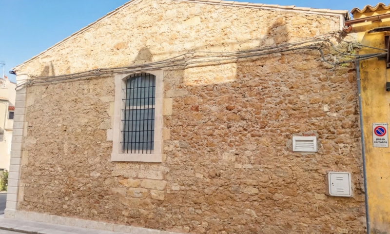 RIF. 701 – LOCALE MAMELI RIF. 701 – LOCALE MAMELI