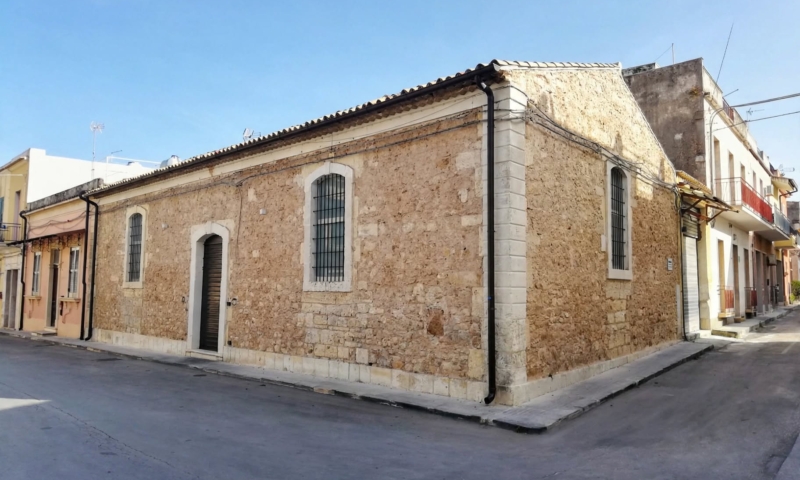 RIF. 701 – LOCALE MAMELI RIF. 701 – LOCALE MAMELI