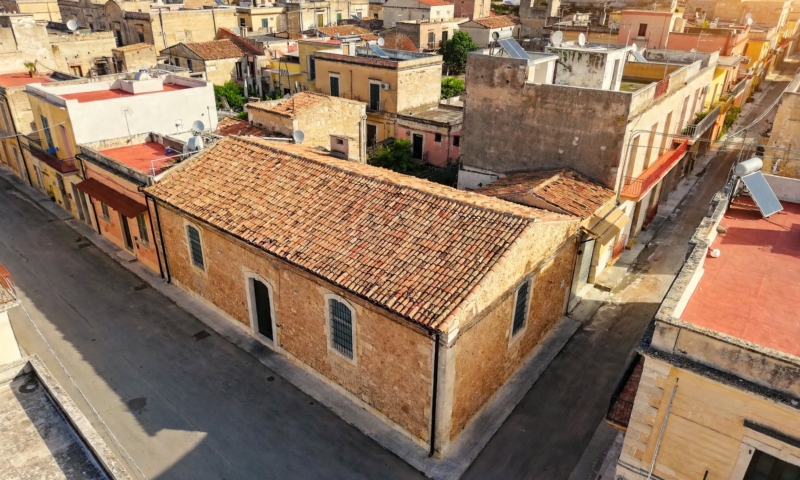 RIF. 701 – LOCALE MAMELI RIF. 701 – LOCALE MAMELI