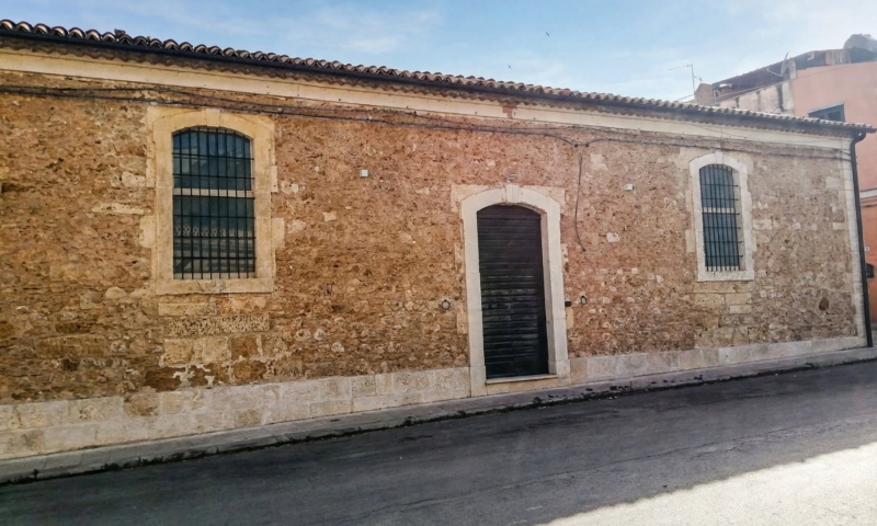 RIF. 701 – LOCALE MAMELI RIF. 701 – LOCALE MAMELI